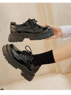 Chunky Patent Black Lace-Up Oxford Shoes for Women Size 36- US-6 NWOT